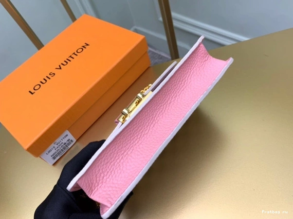 First bag ru LOUIS CHAIN WALLET VUITTON CROISETTE 0815